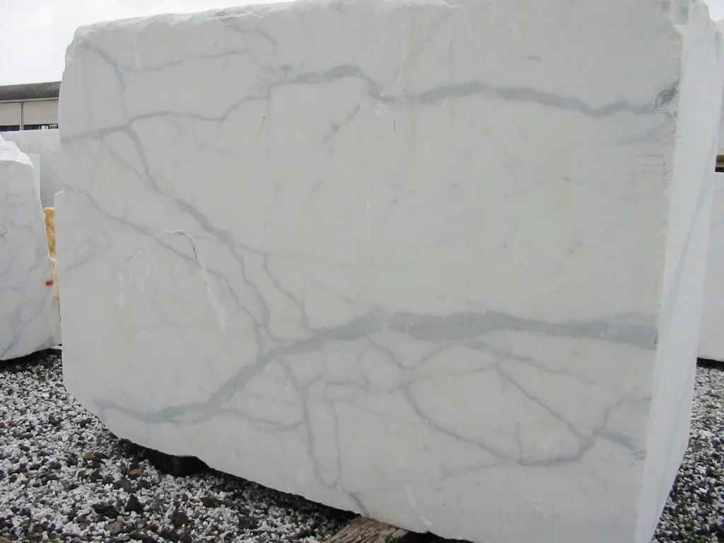 Bianco Statuario lastre 20 mm: pavimentazioni, rivestimenti e arredi –