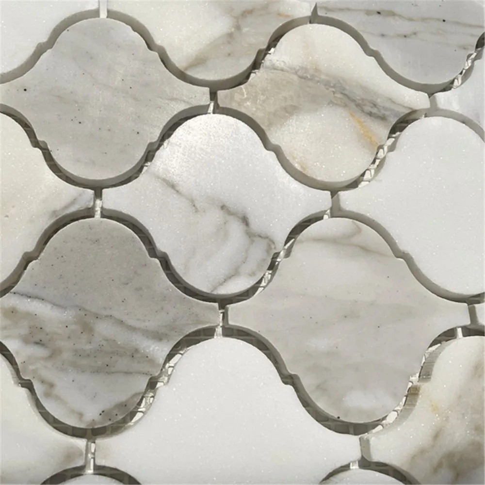 calacatta gold oro mosaico arabesco 305x305x10 mm su rete