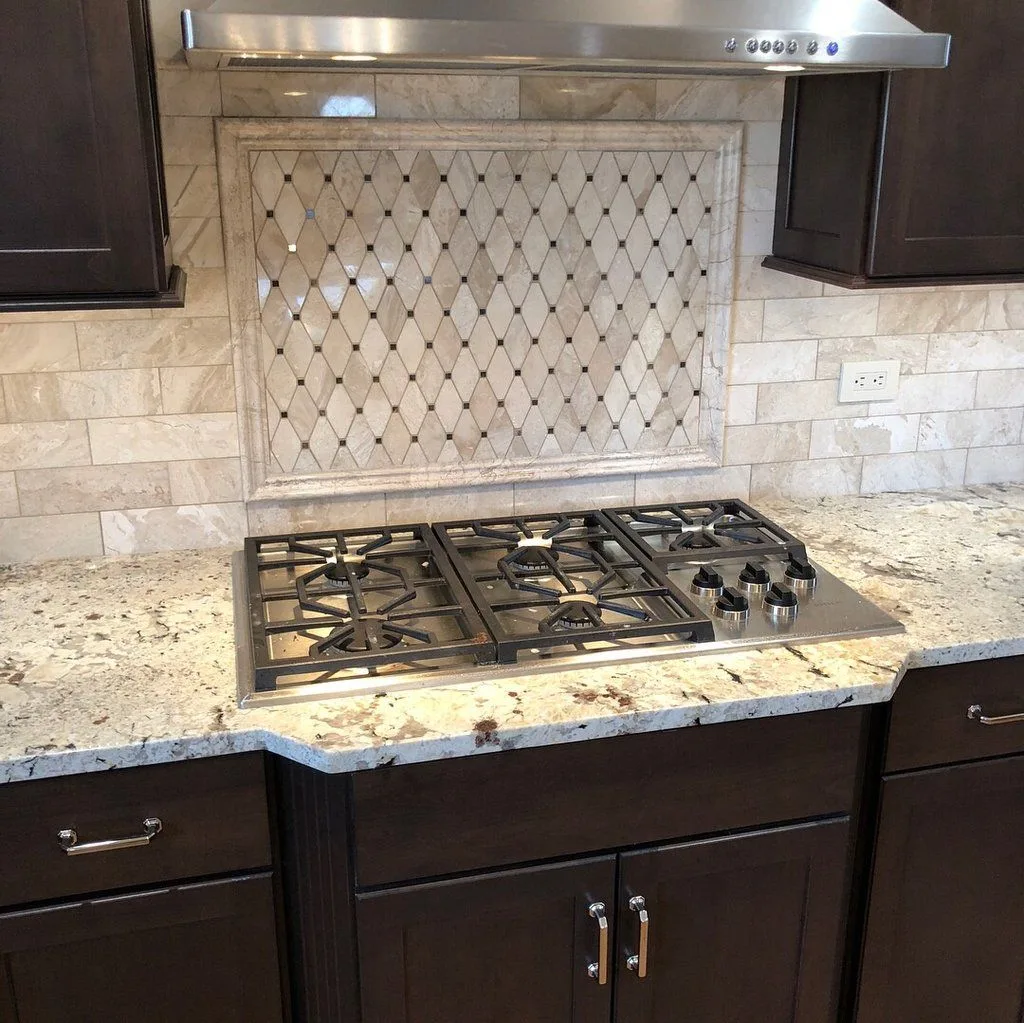 mosaico bianco carrara romboide grigio bardiglio 10 mm su rete rivestimento