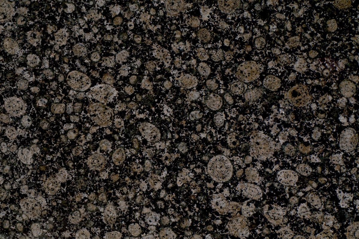 啡钻花岗岩（Granito Baltic Brown）：完整指南