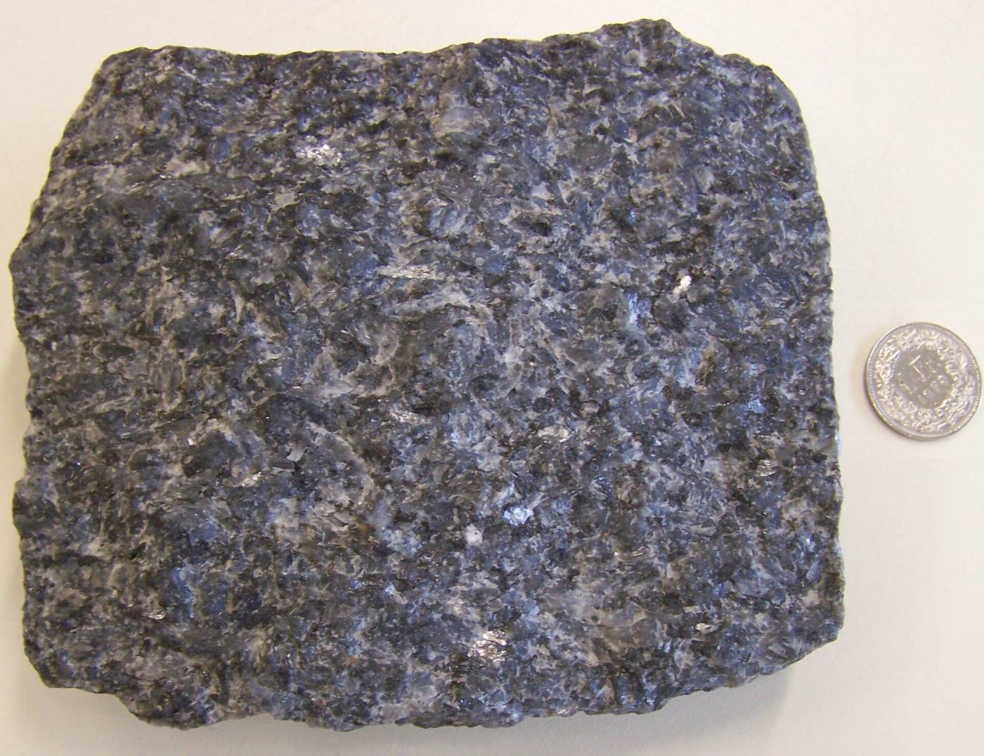Larvikite: guida completa