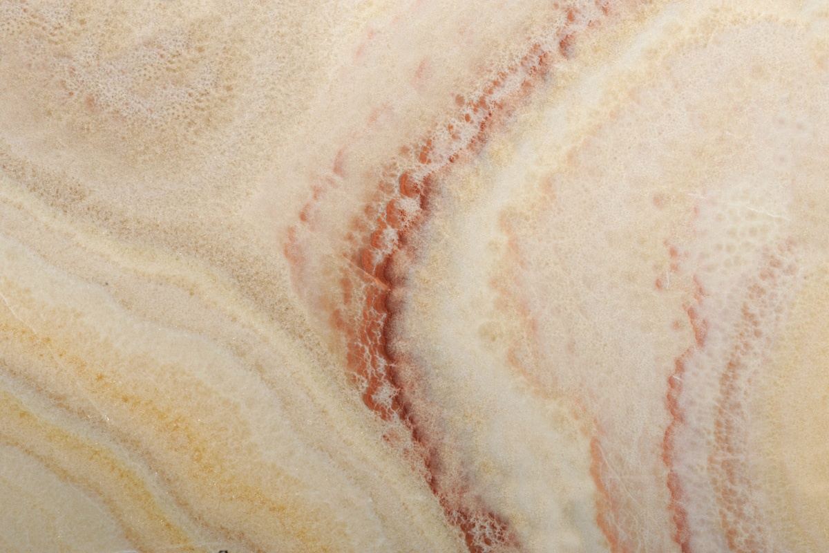 蜂蜜玉石（Onice Miele）：完整指南